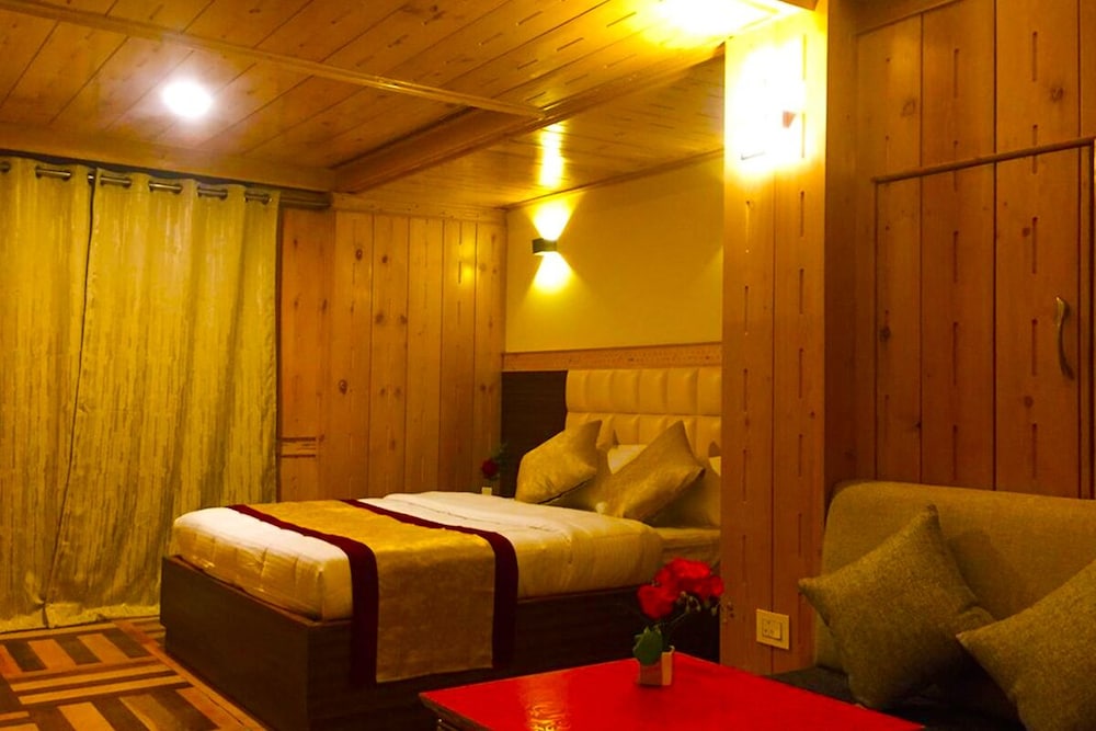 Golden Star Continental & Spa 26/37