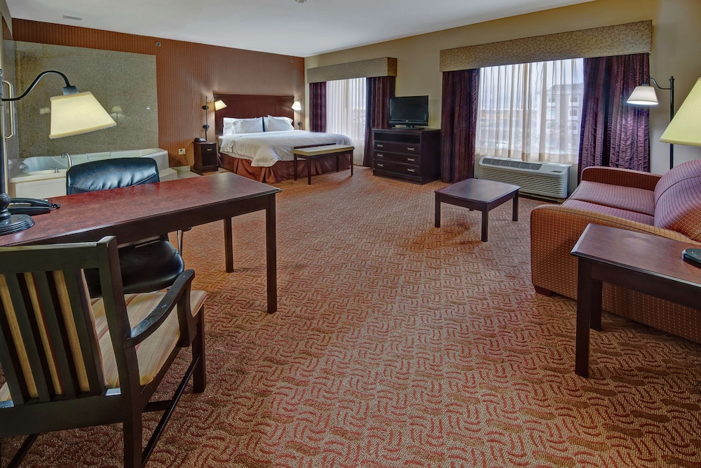 Hampton Inn and Suites Corsicana 38/62