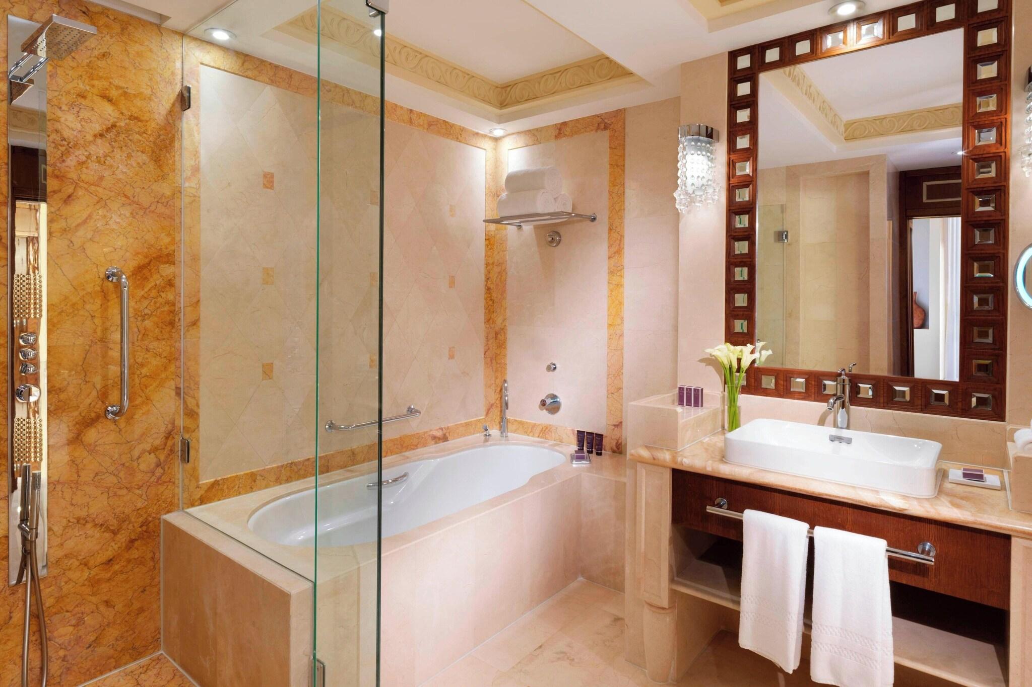 Execuitve Suite Sea View