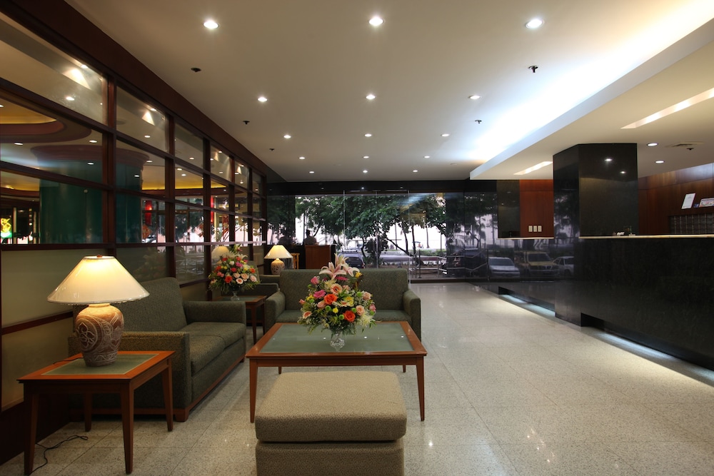 Sunny Bay Suites 5/33
