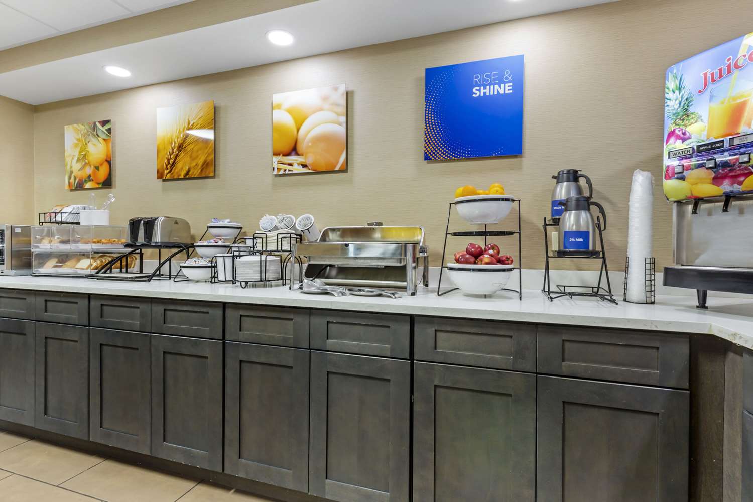 Comfort Inn Herndon Reston 26/32