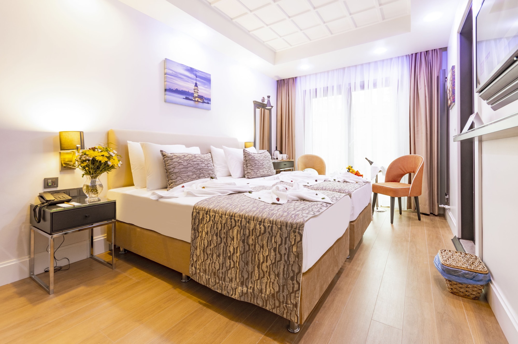 SUPERIOR, DOUBLE OR TWIN BED