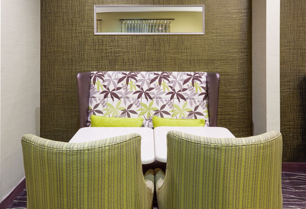Holiday Inn Express Hotel And Suites St Paul Woodbury 32/79