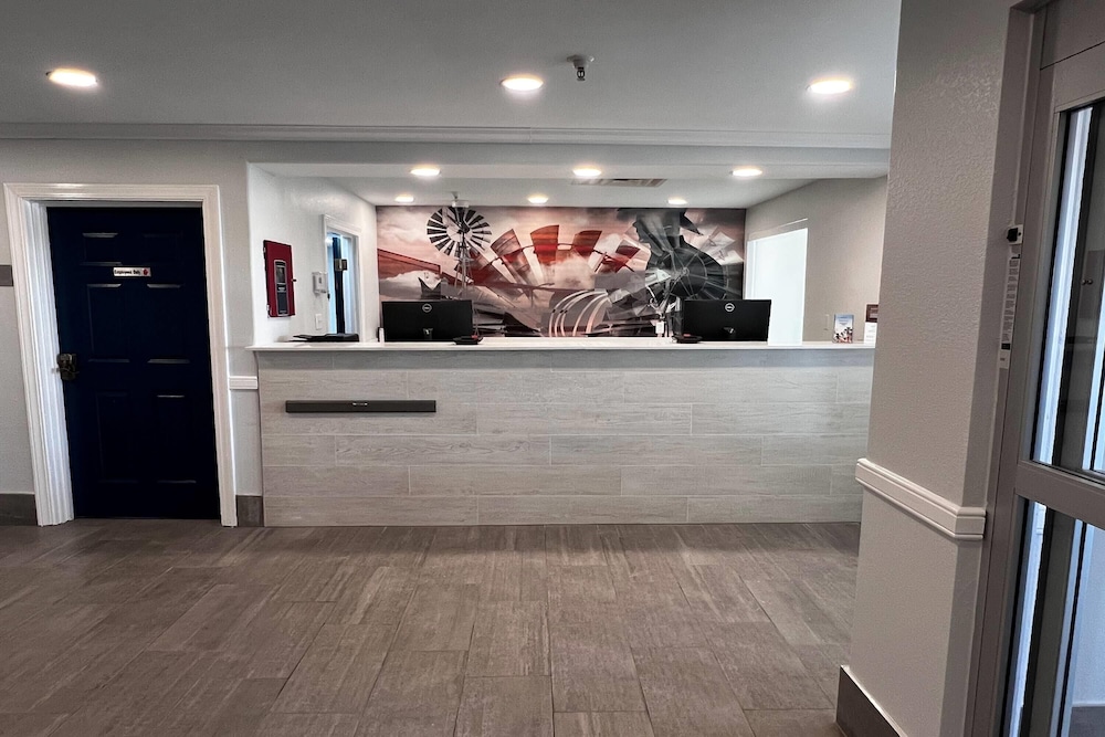 Hawthorn Extended Stay by Wyndham Hobbs 4/50