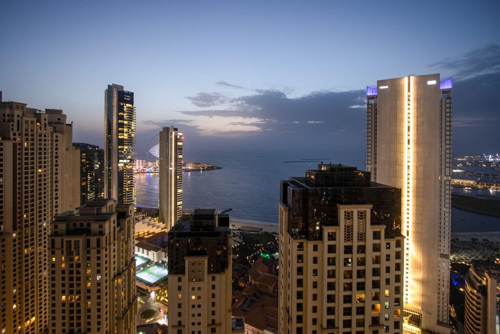 Sky-High Duplex Penthouse Marina & Sea Views 9/10