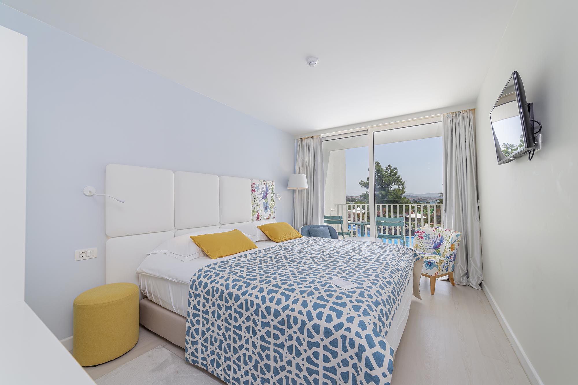 Connecting, Family, 2 Double Beds, Bunk Bed, Park or Courtyard View, French Balcony