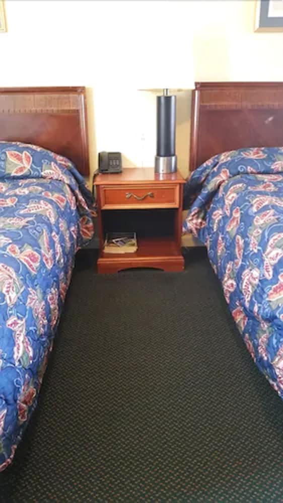 The Virginia Lodge 19/22