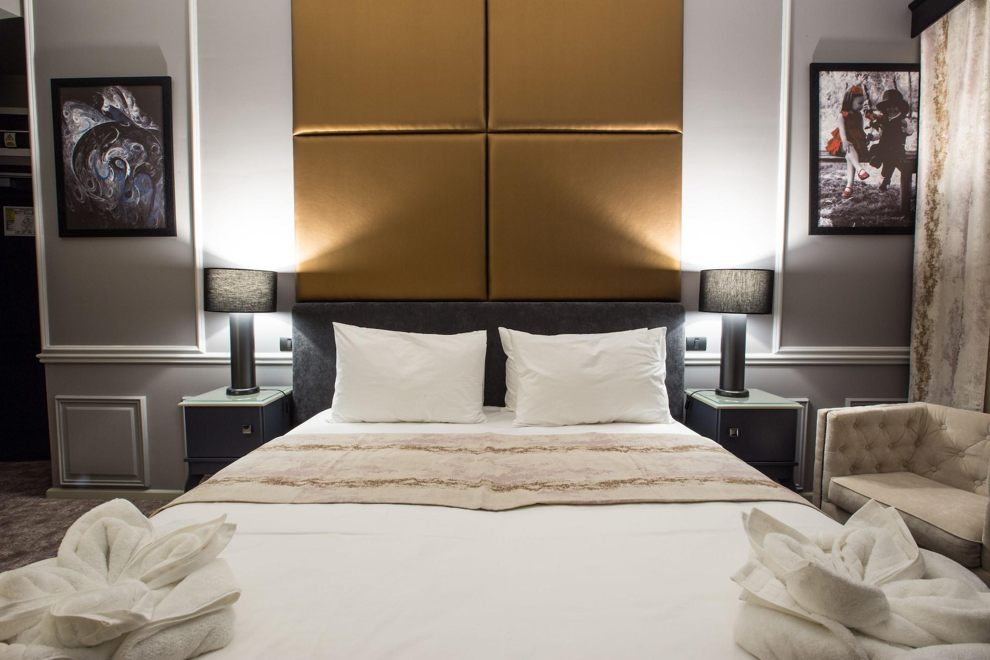 PENINSULA BOUTIQUE HOTEL 12/51