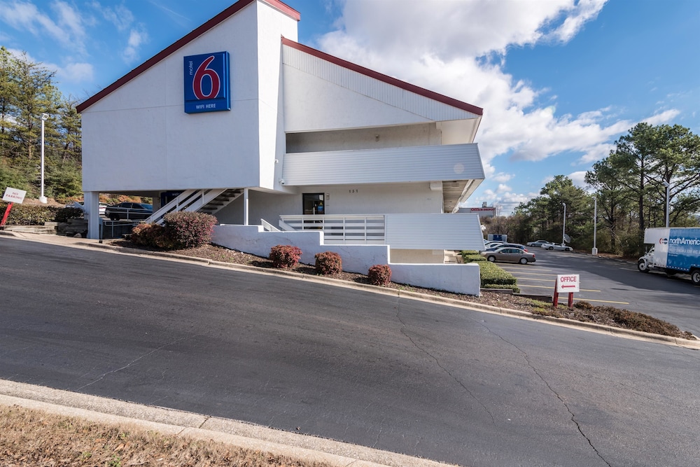 Motel6 Birmingham, AL 34/44