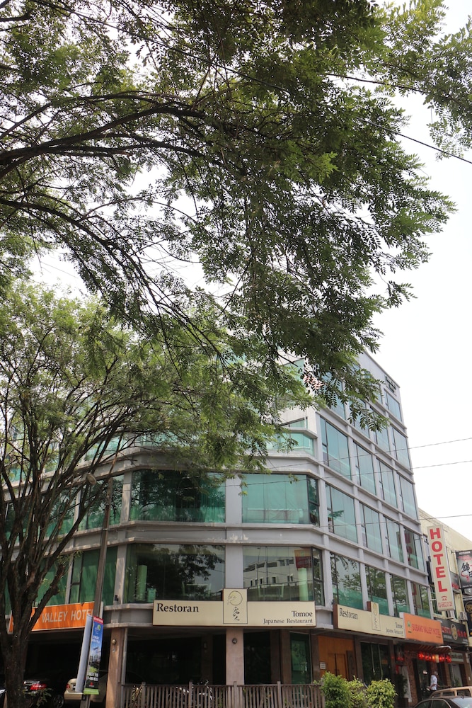 Subang Valley Hotel 4/59