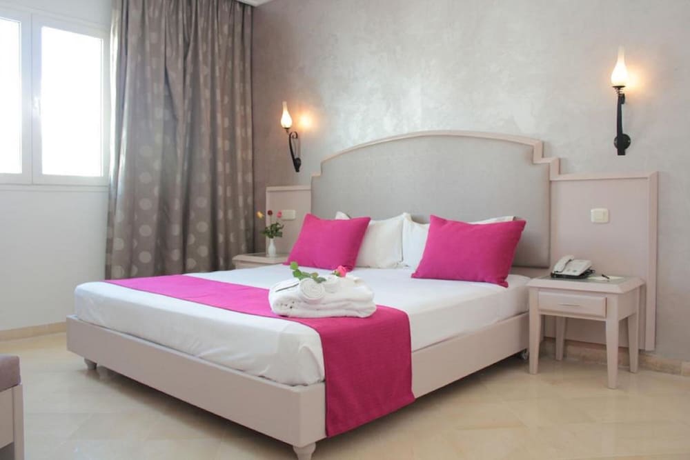 Room, Double or Twin Bed