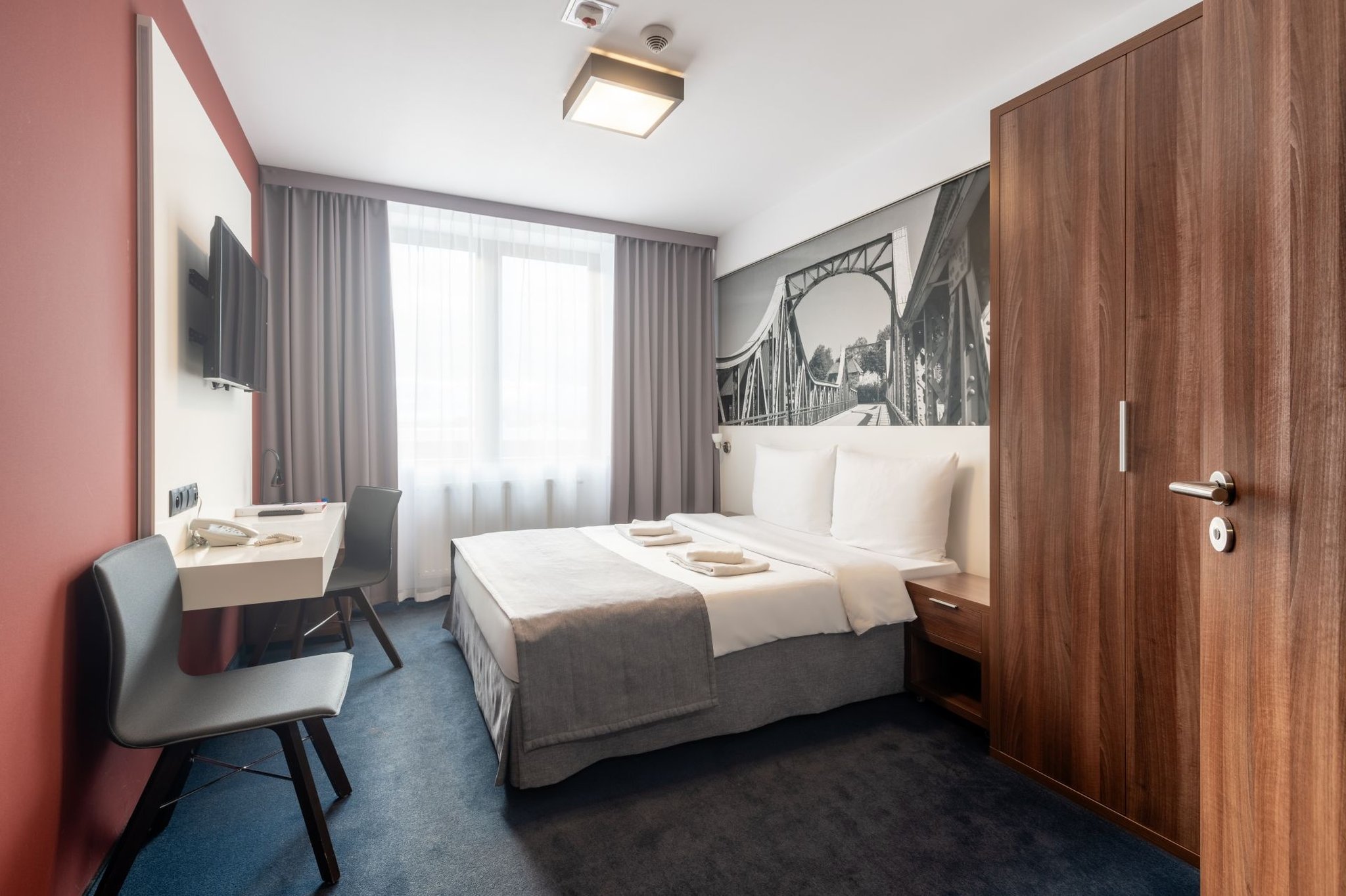 TERMINAL HOTEL 5/8