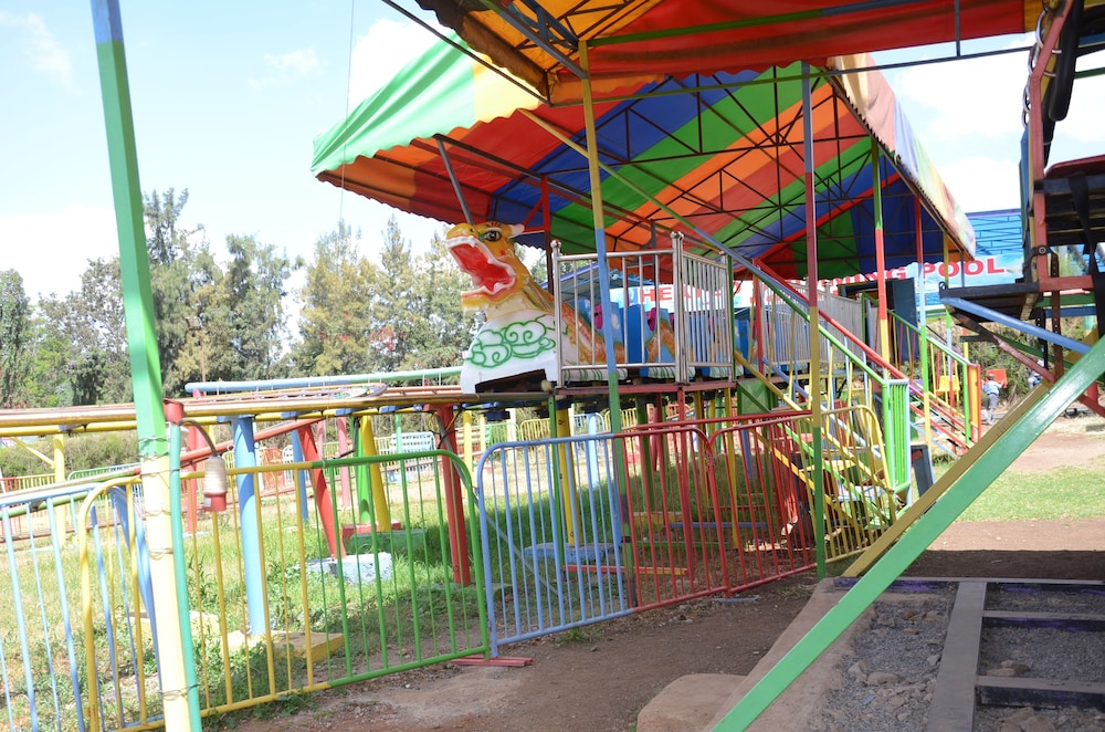 Stedmak Gardens And Recreation Centre 26/35