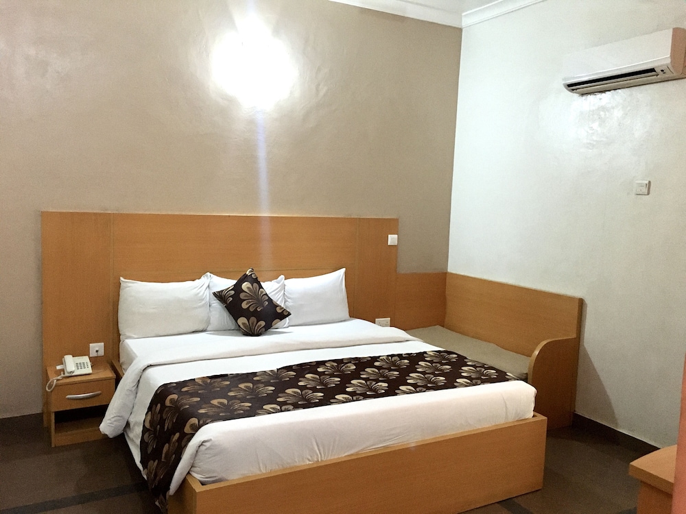EXECUTIVE