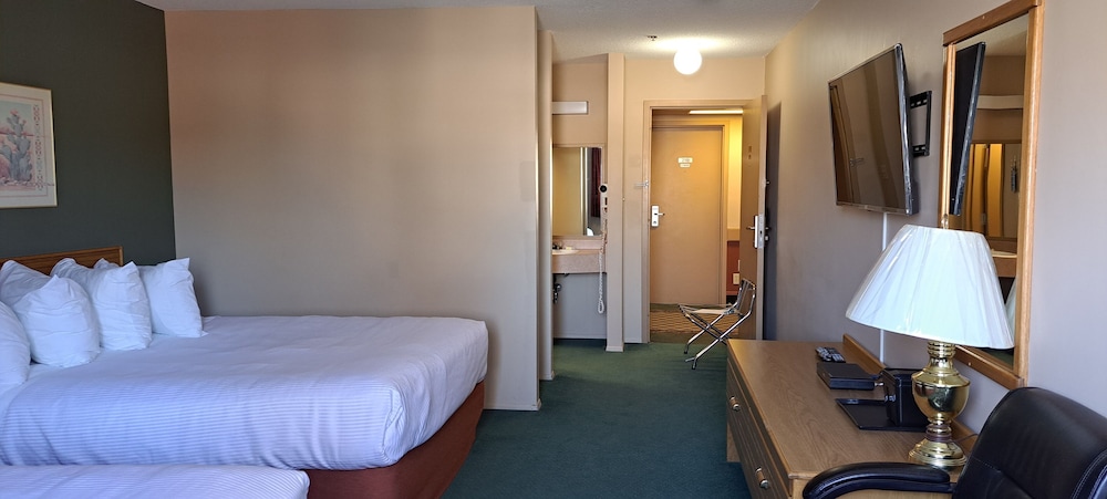 Travelodge by Wyndham Lacombe 21/54