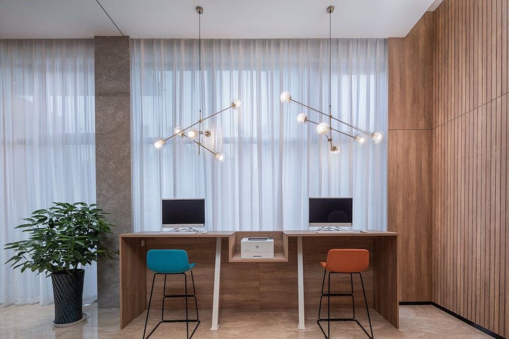Holiday Inn Express Guiyang Jinyang Avenue 53/55