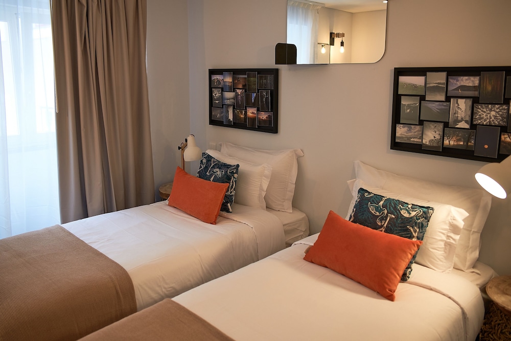 2 Bedrooms, Apartment, 1 Double and 3 Single Beds