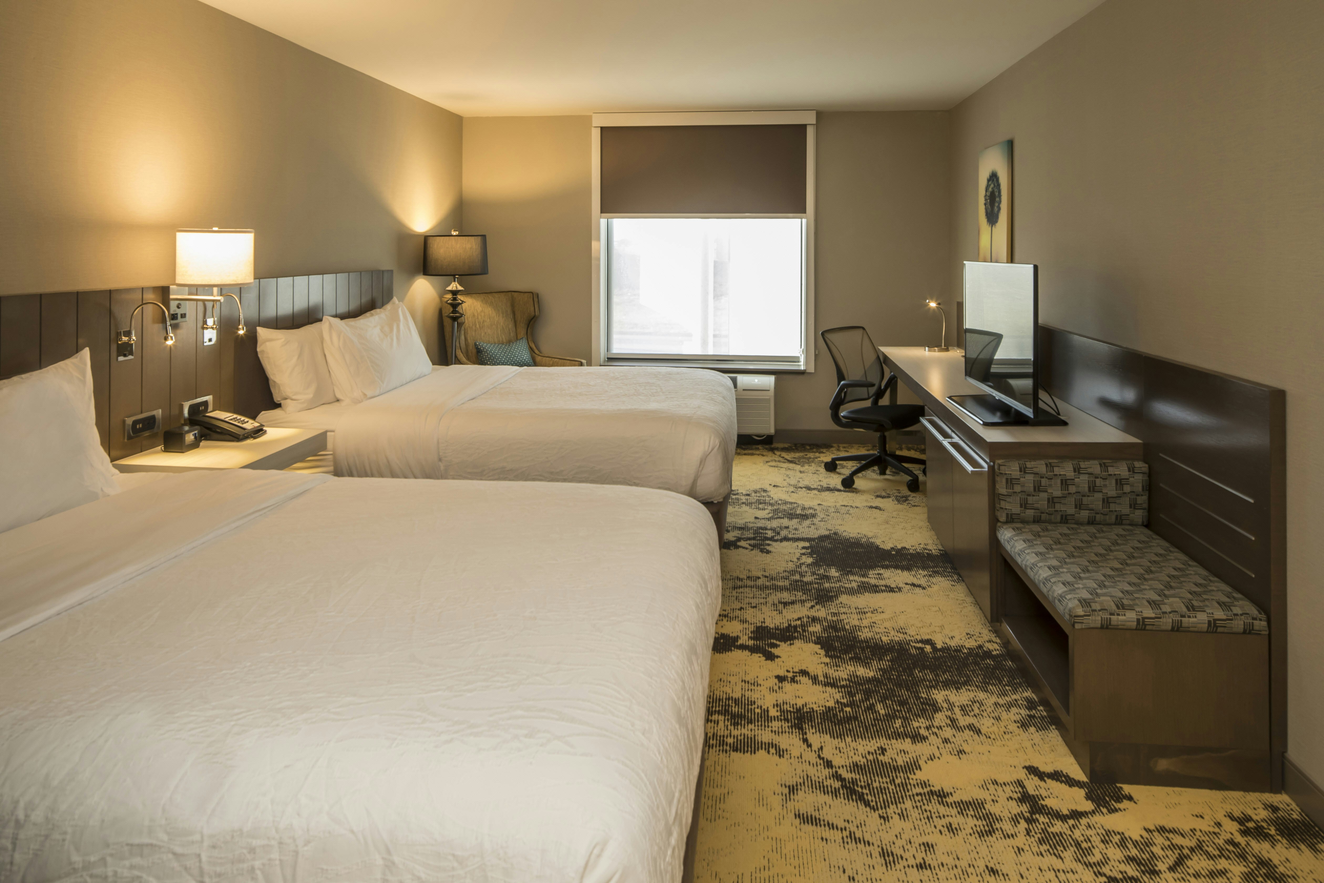 room, 2 queen beds, HILTON GARDEN INN PITTSBURGH AIRPORT 3/5