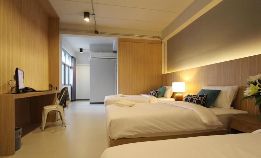 Rajthani Hotel 20/44