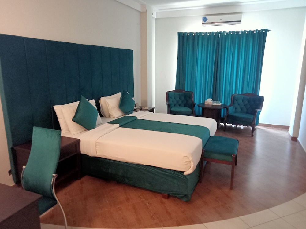 Grand Regency Hotel 34/50