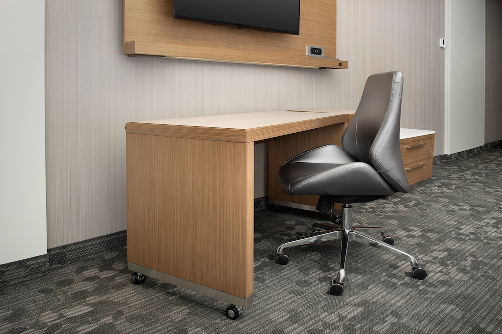 Courtyard by Marriott Portland East 46/48