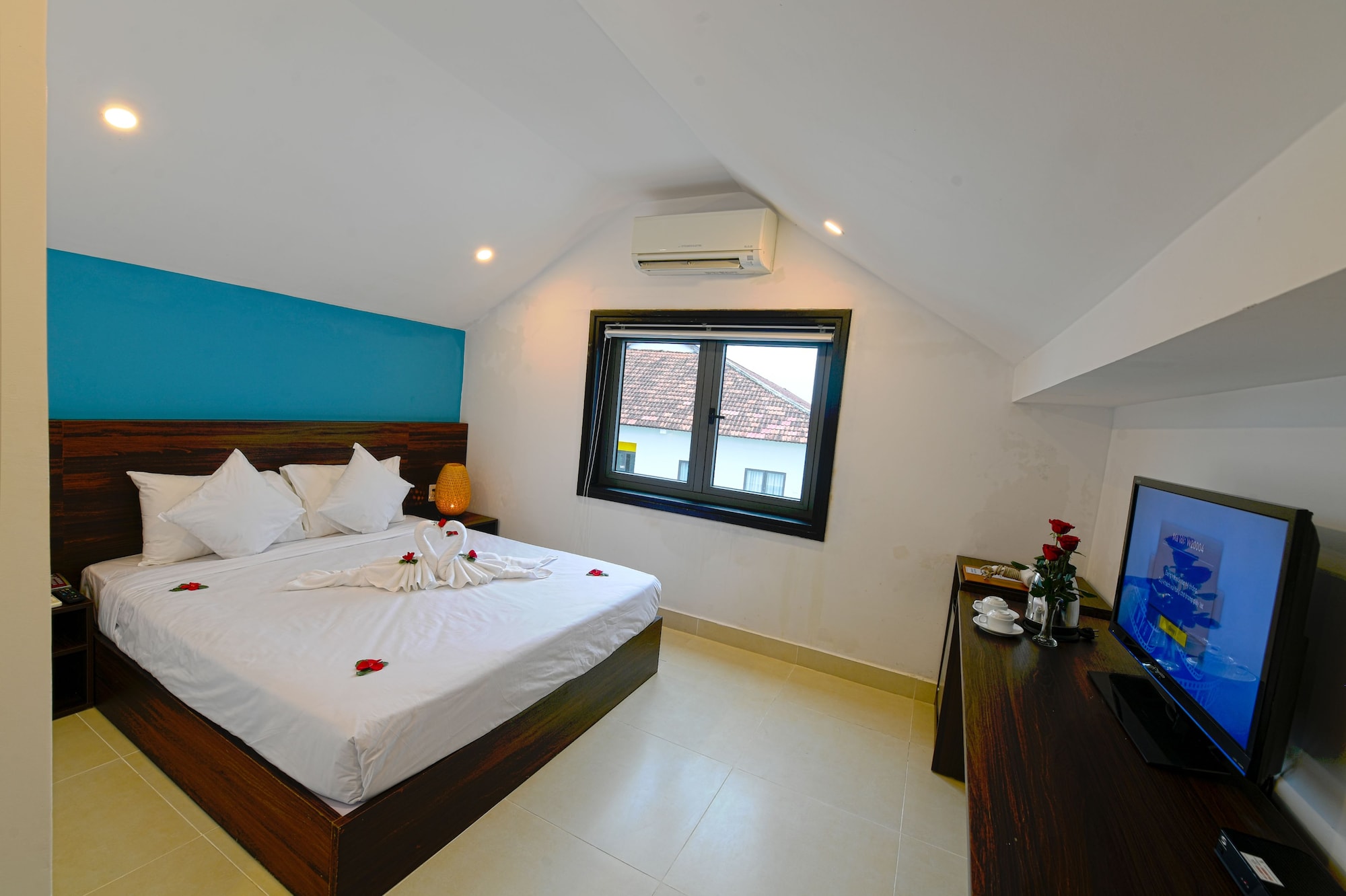 SUPERIOR, DOUBLE BED