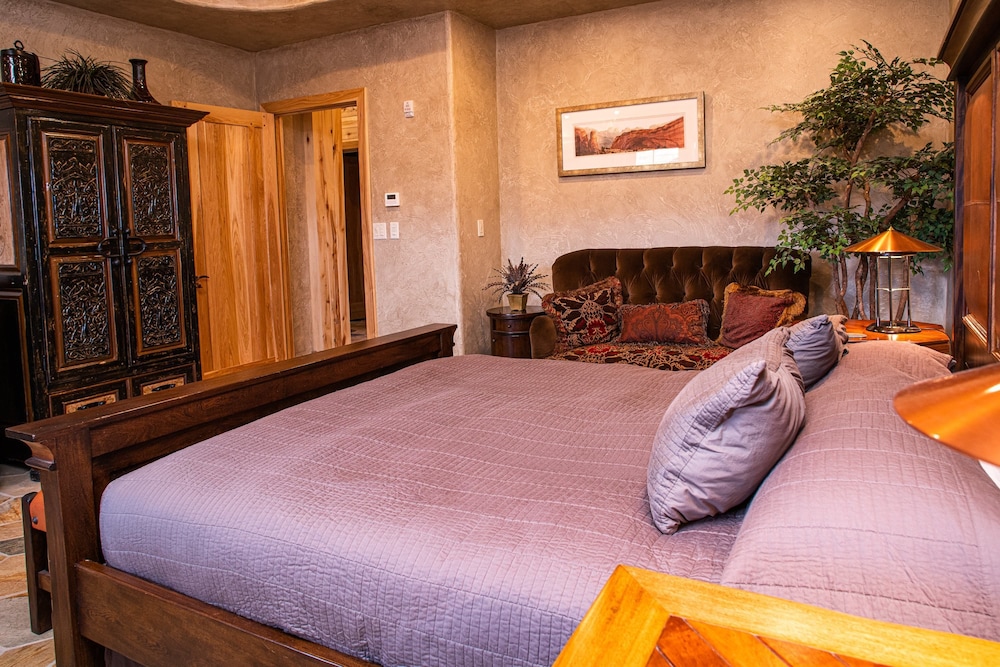 Cougar Ridge Lodge 18/79