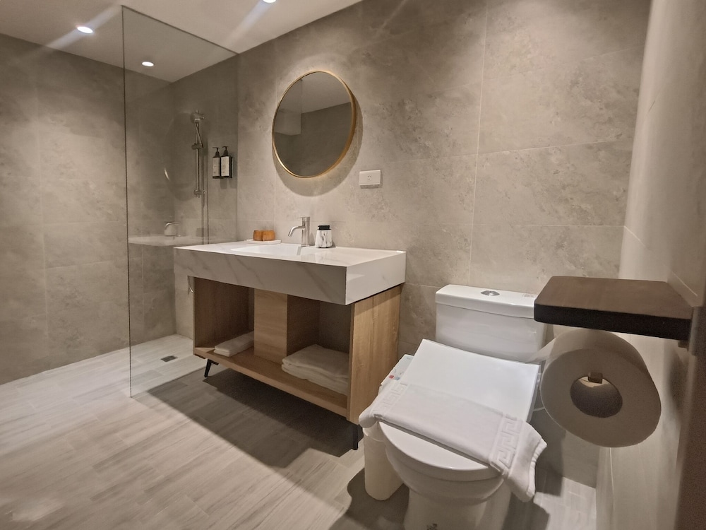Jing Jing Holiday Hotel 46/46