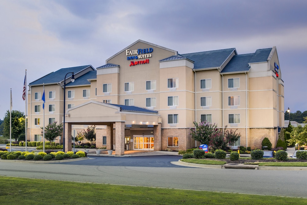 Fairfield Inn & Suites South Hill I-85 3/49