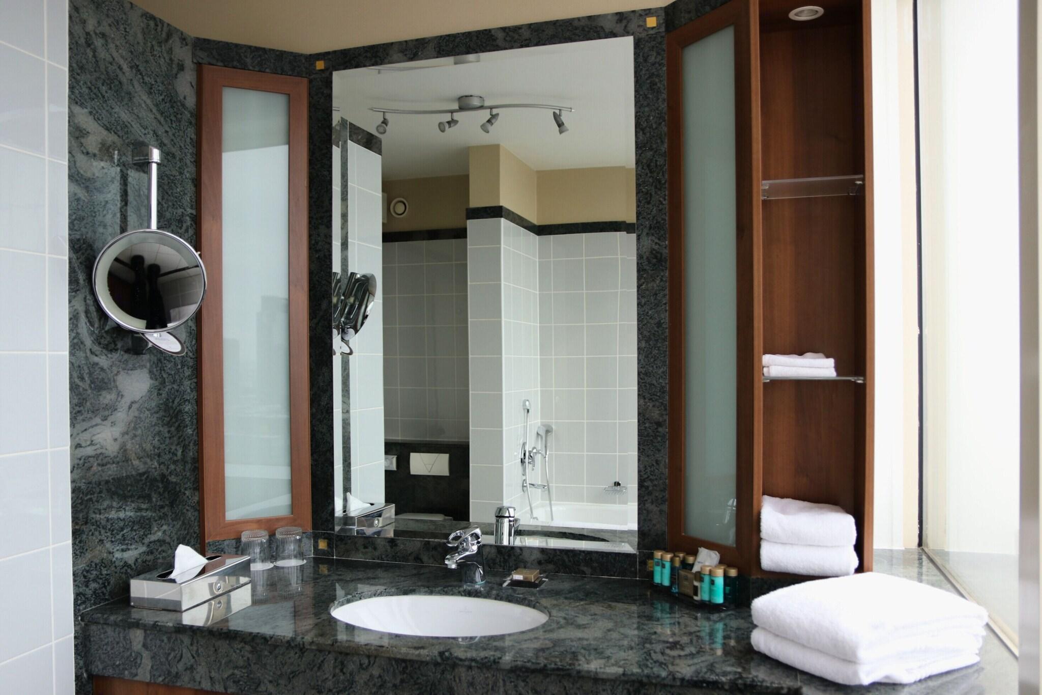 جناح جونيور بسرير كينج، Warsaw Presidential Hotel 3/5