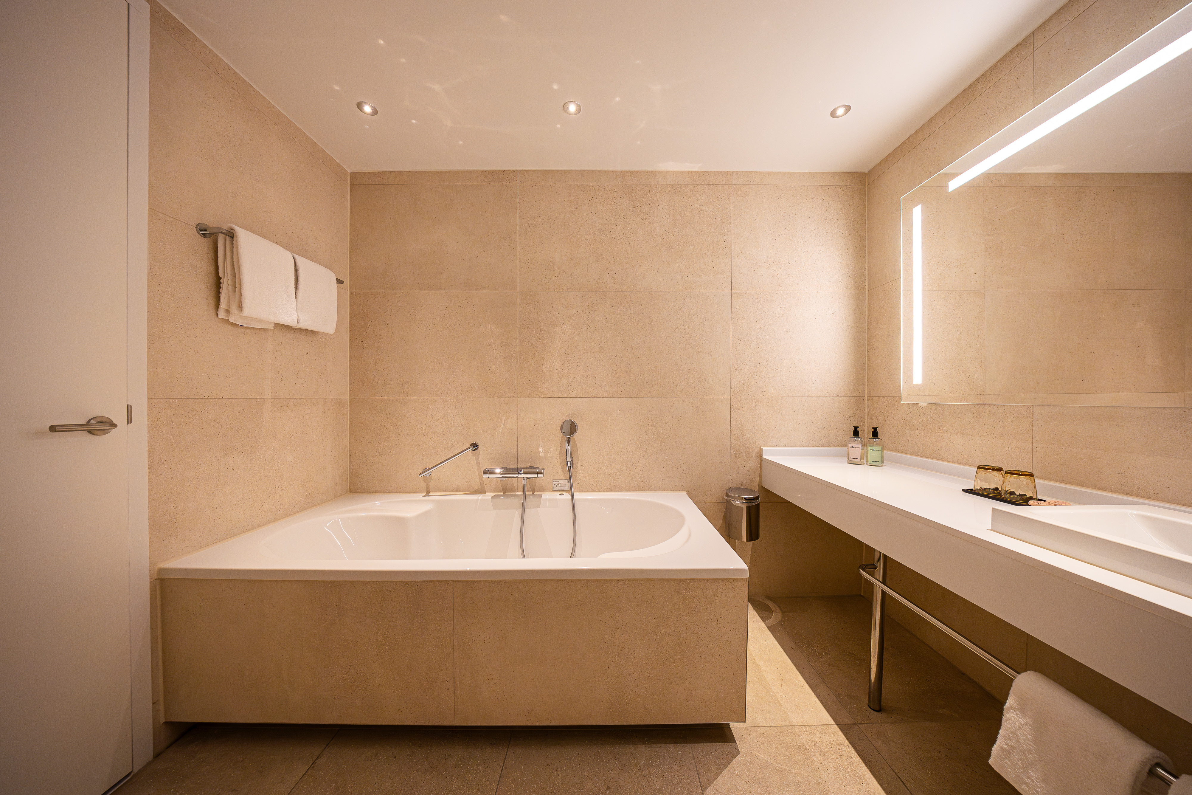غرفة ديلوكس رباعية، Van der Valk Hotel A4 Schiphol 6/6