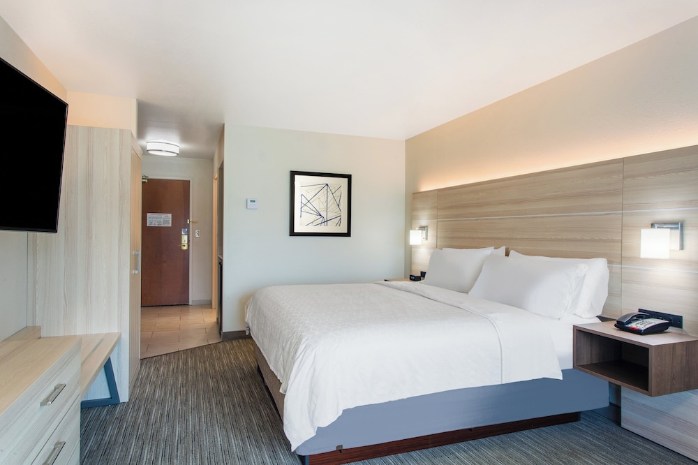 غرفة بسرير كينج لذوي الإعاقة، Holiday Inn Express Hotel Suites Lewisburg 3/4