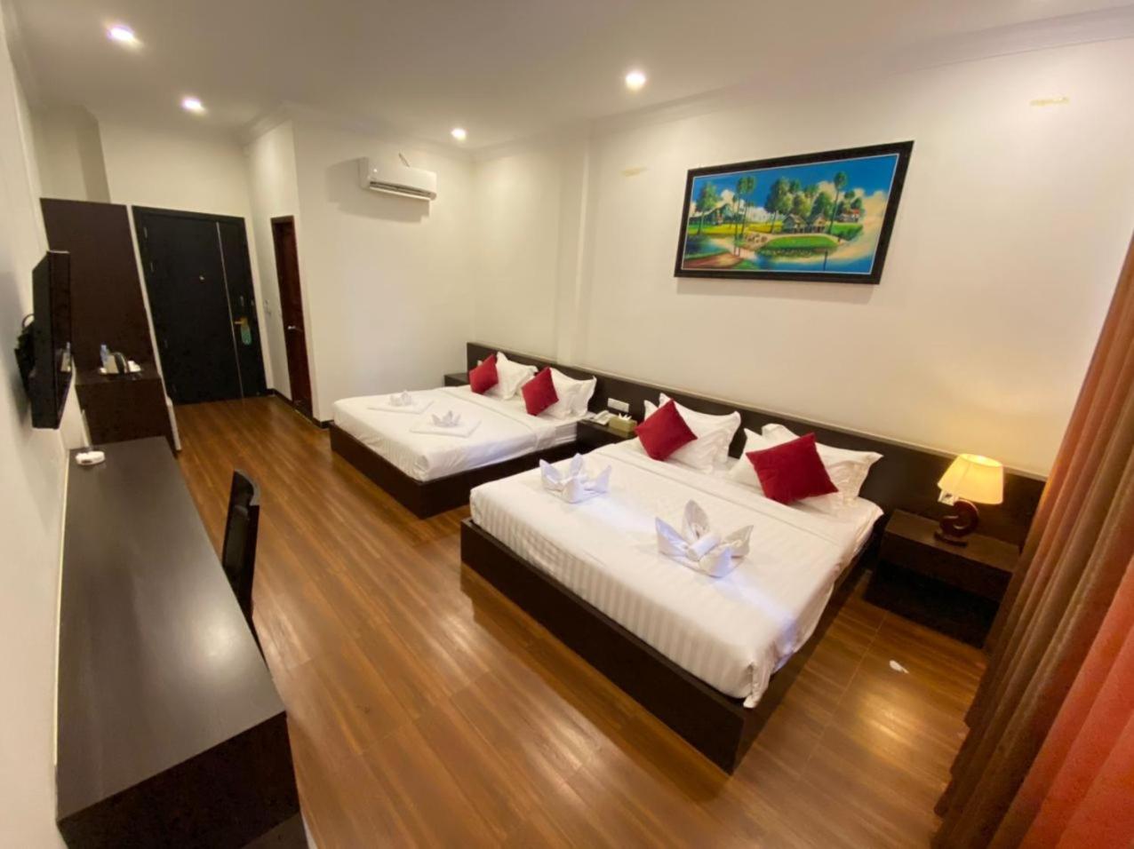 Apple Hotel Two - Near Phnom Penh Airport 11/49