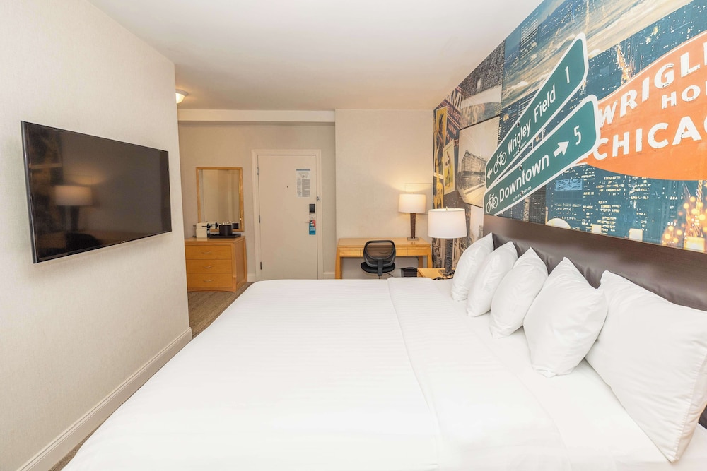 ROOM, KING BED