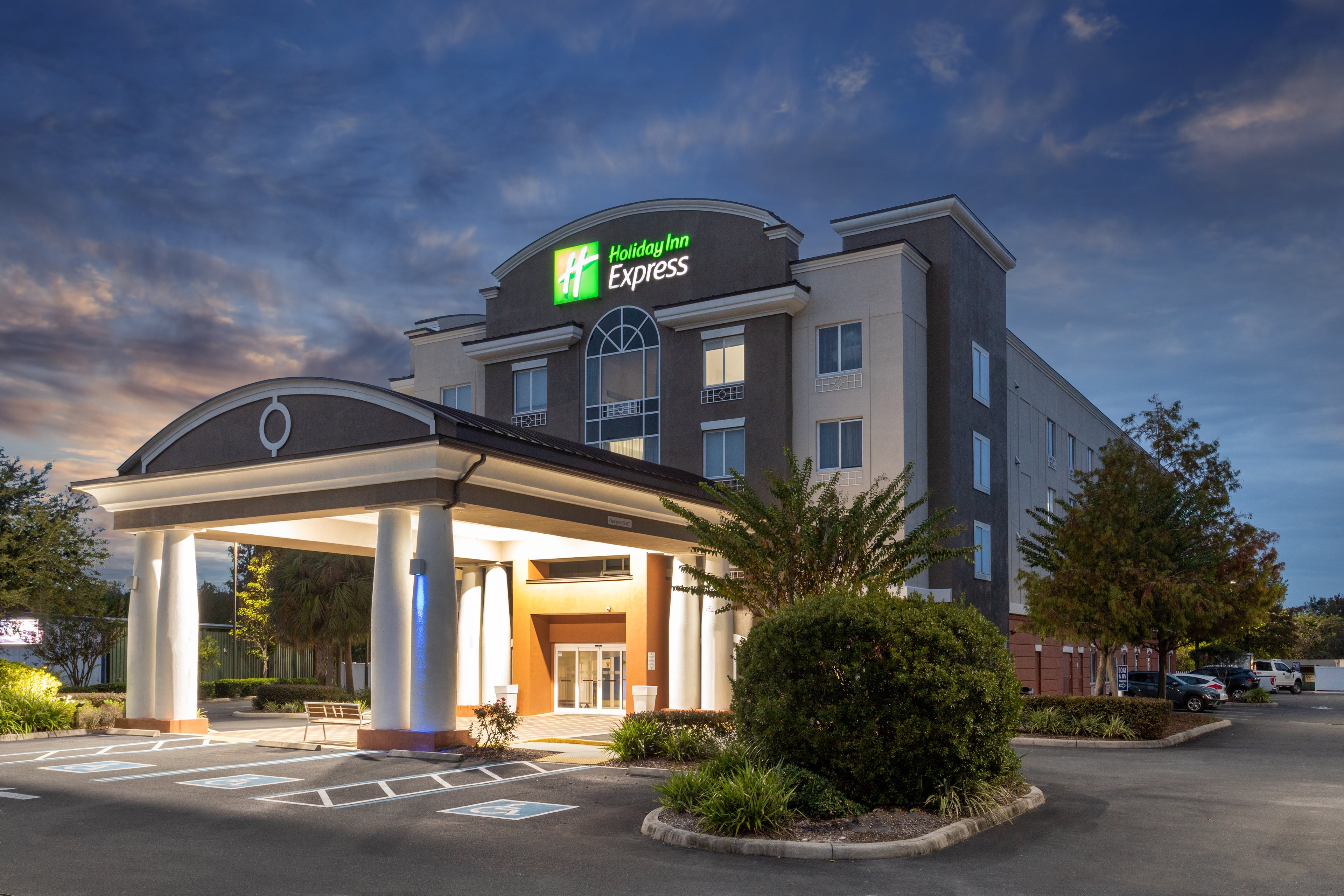 Holiday Inn Express Crystal River 4/59