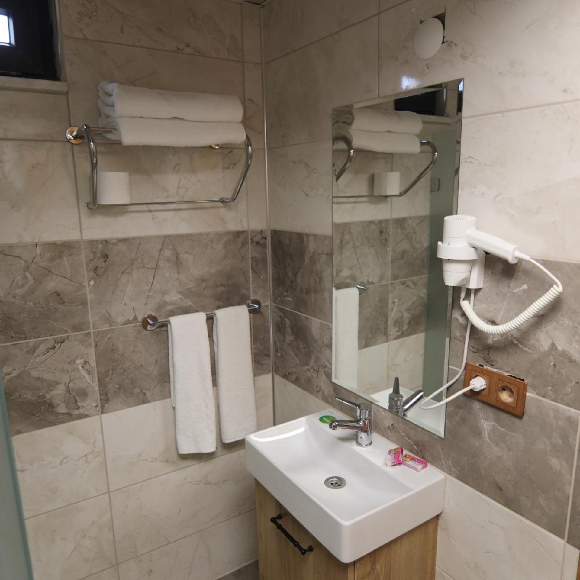Marbes Hotel 48/50