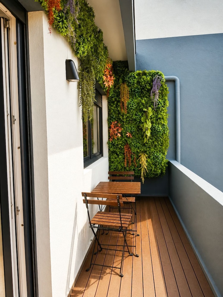 Lounge Inn 43/50