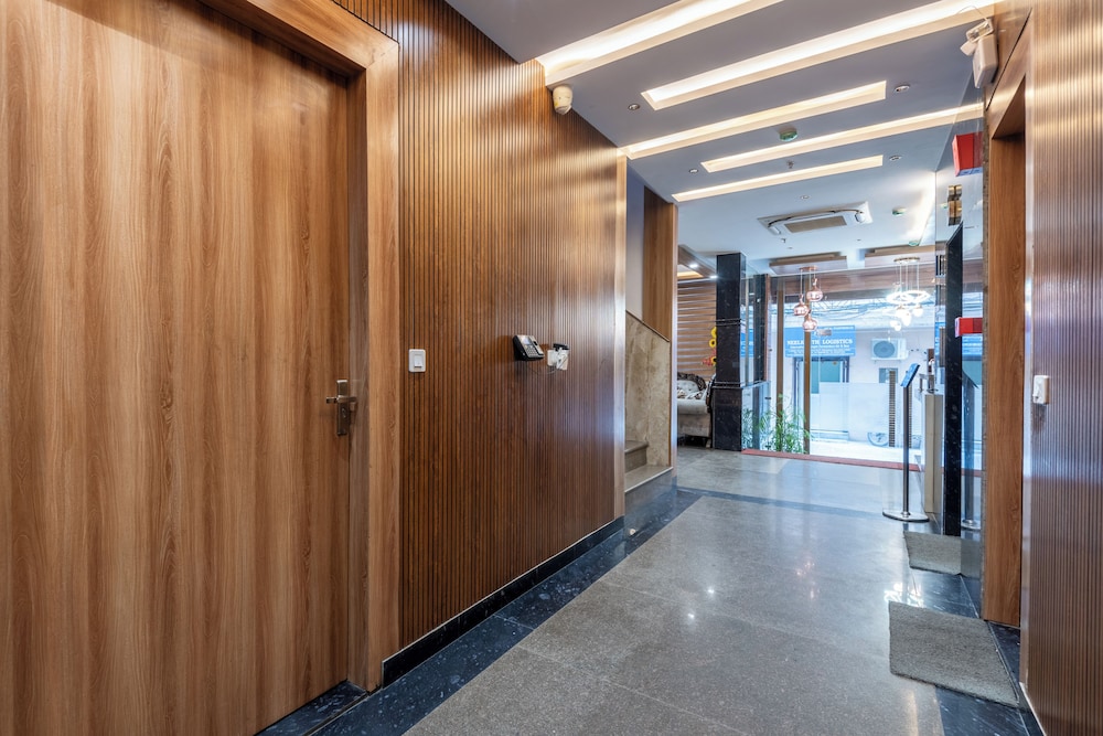 Hotel Royal Inn Igi 12/41