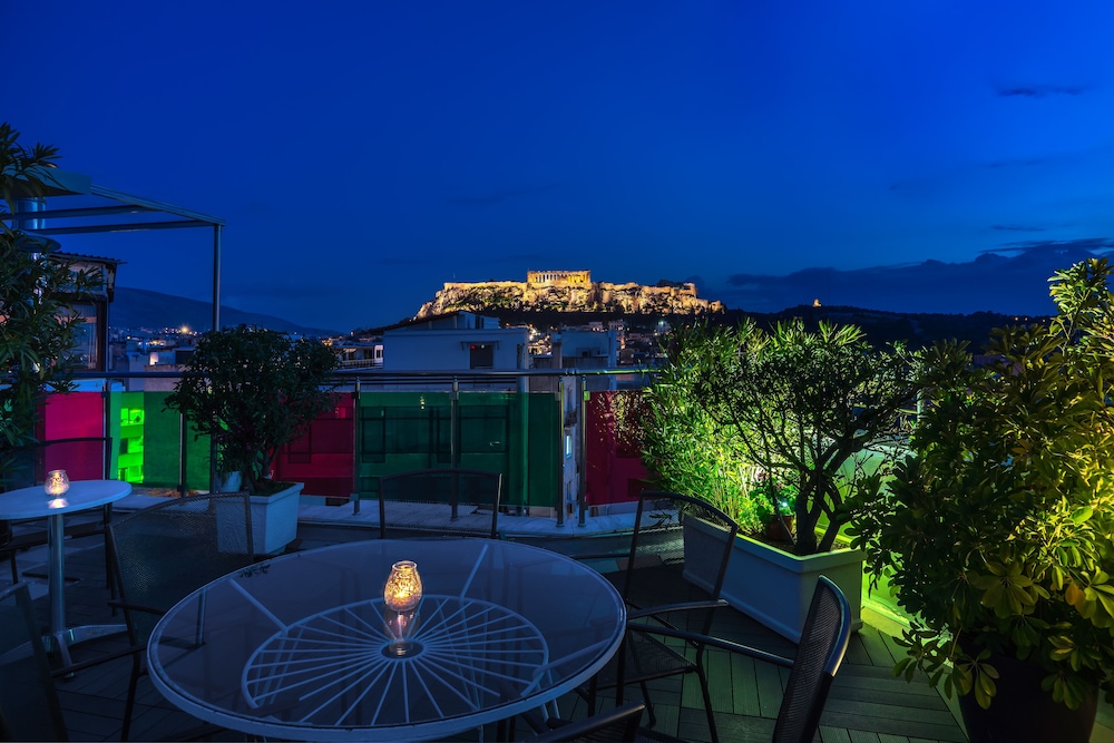 Attalos Hotel 3/48