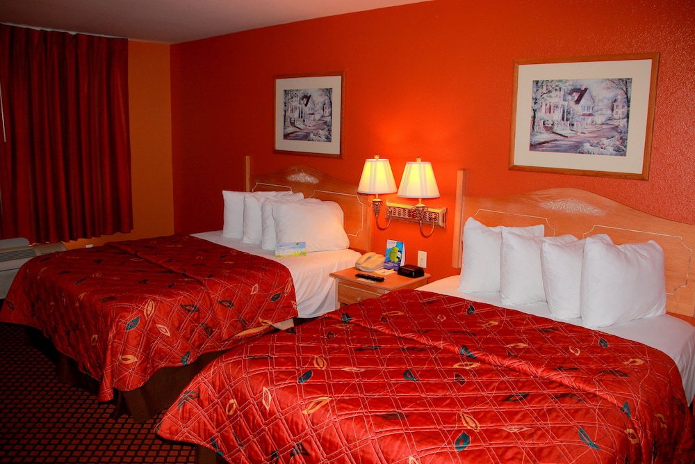 Days Inn & Suites Surprise 8/25