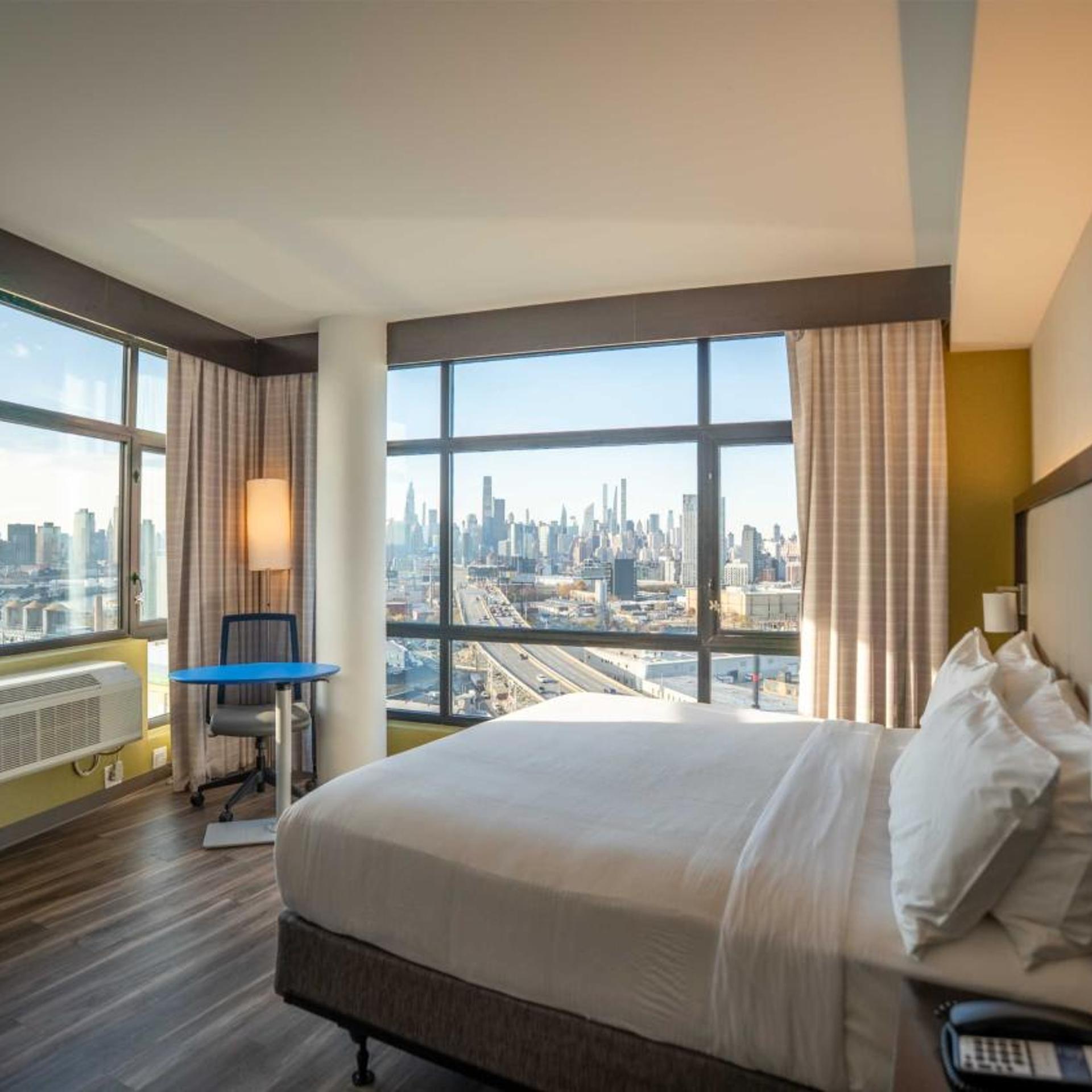 Standard, King Bed, Skyline View، Holiday Inn Express Long Island City E New York, an IHG Hotel 6/7