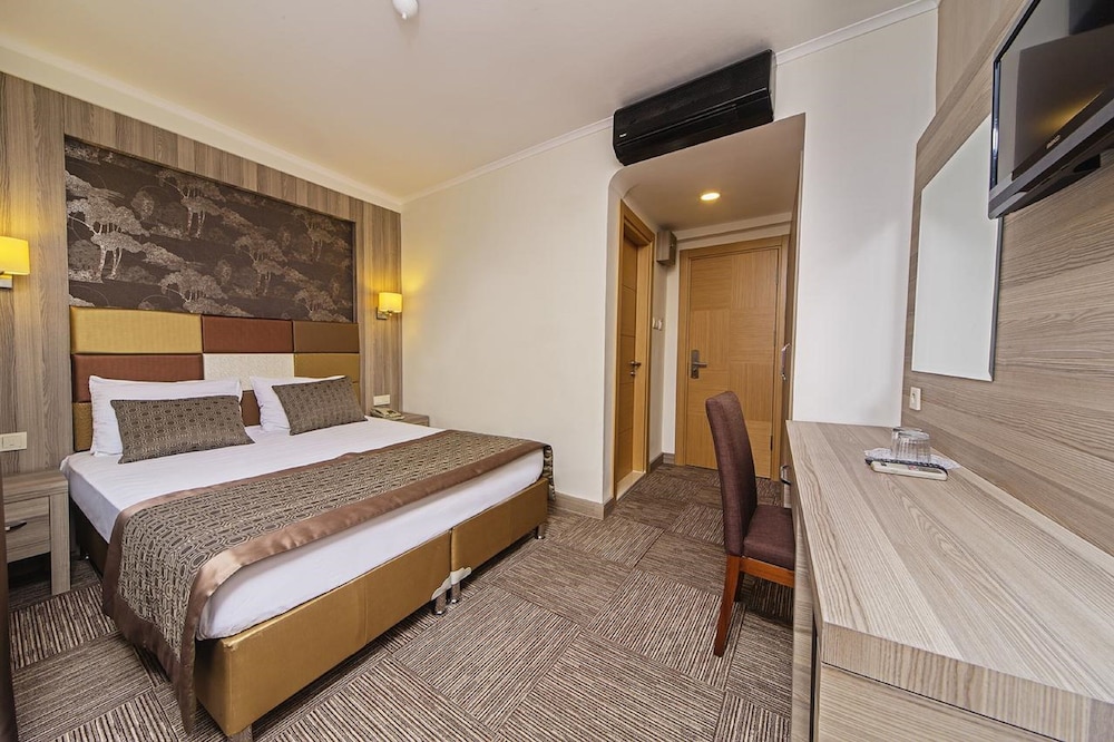 Pera Arya Hotel 18/71