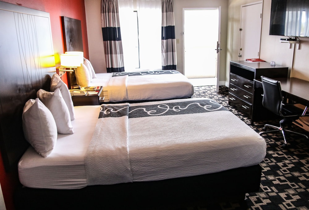Ramada By Wyndham Oceanside 14/30