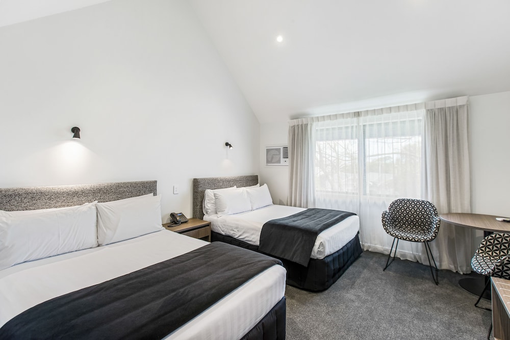 SUPERIOR, 2 DOUBLE BEDS