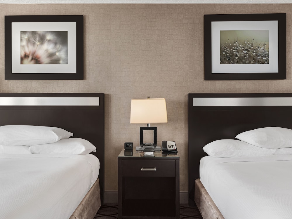 DoubleTree by Hilton Newark Penn Station 15/46
