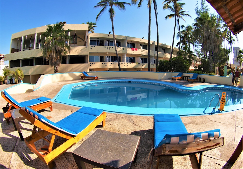 Las Jacarandas Hotel 3/37
