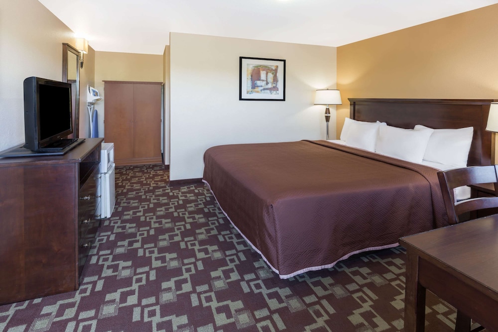 Travelodge By Wyndham Newport 14/44