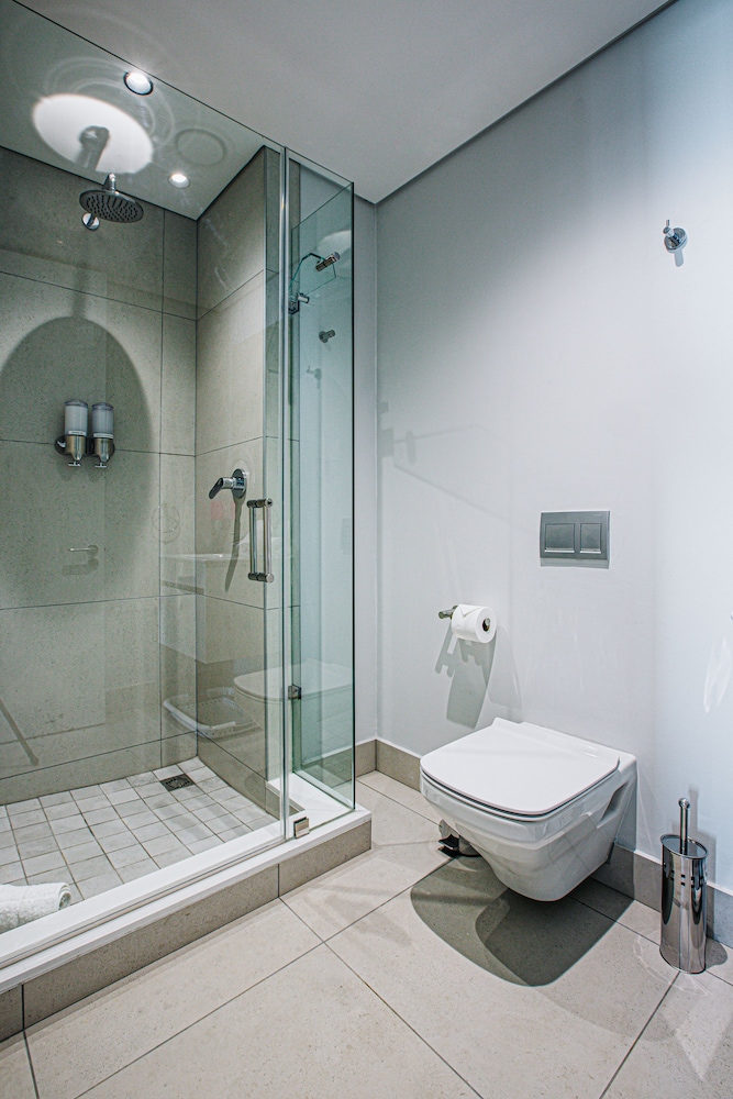 Ellipse Executive Apartment 47/50
