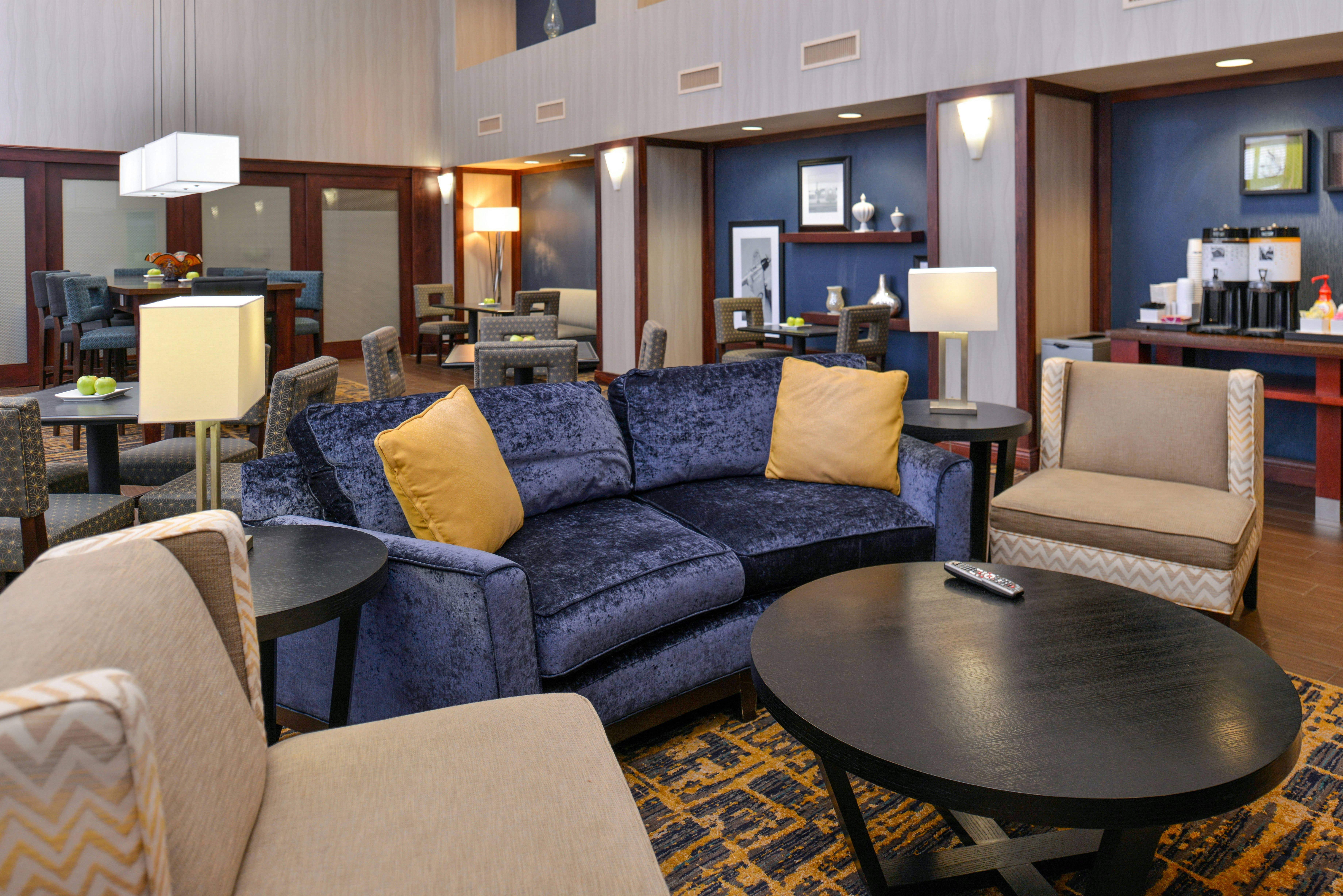 Hampton Inn and Suites Muncie 28/43