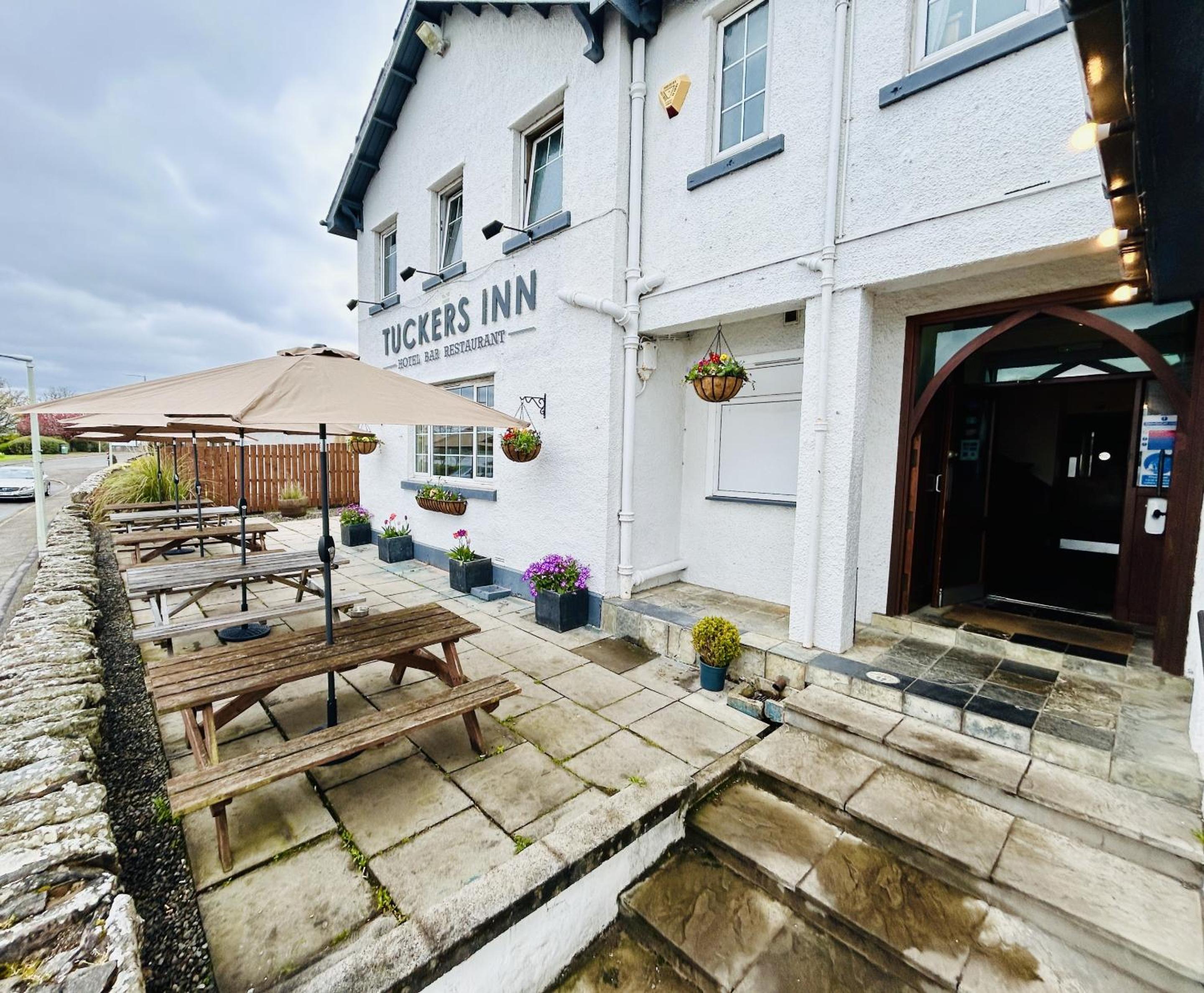Tuckers Inn 17/18